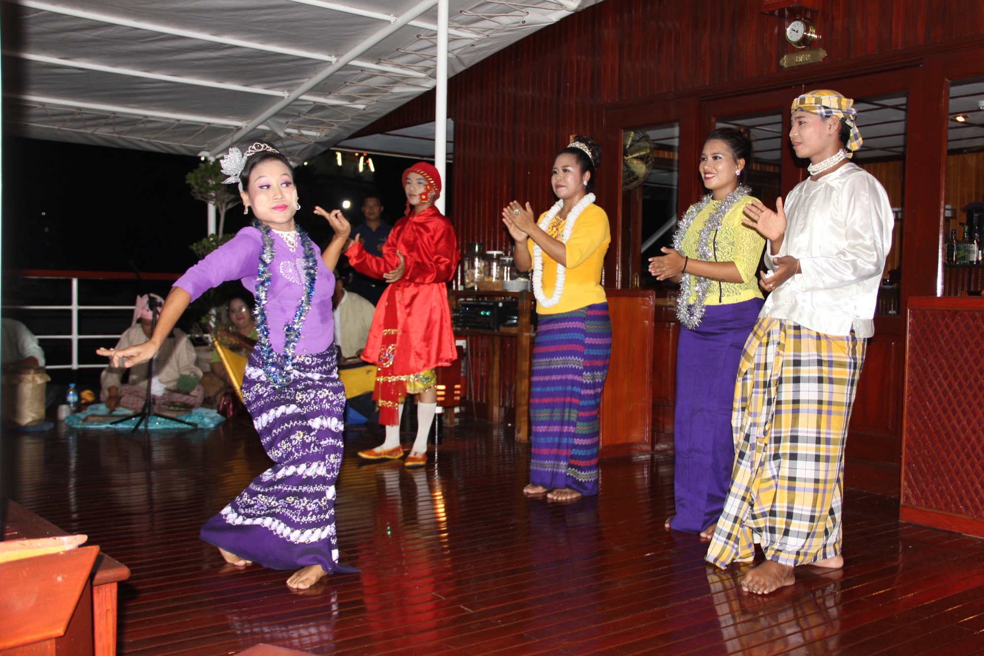 Pandaw RV Indochina Entertainment.jpg
